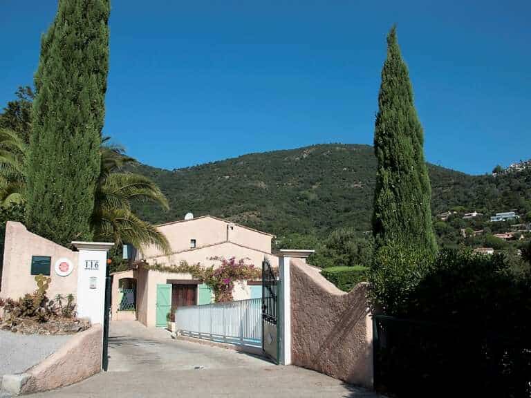 Découvrer cette superbe maison à Cavalaire-sur-Mer – De Particulier à Particulier