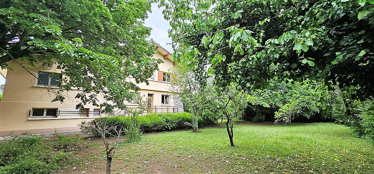 Maison à Chatte