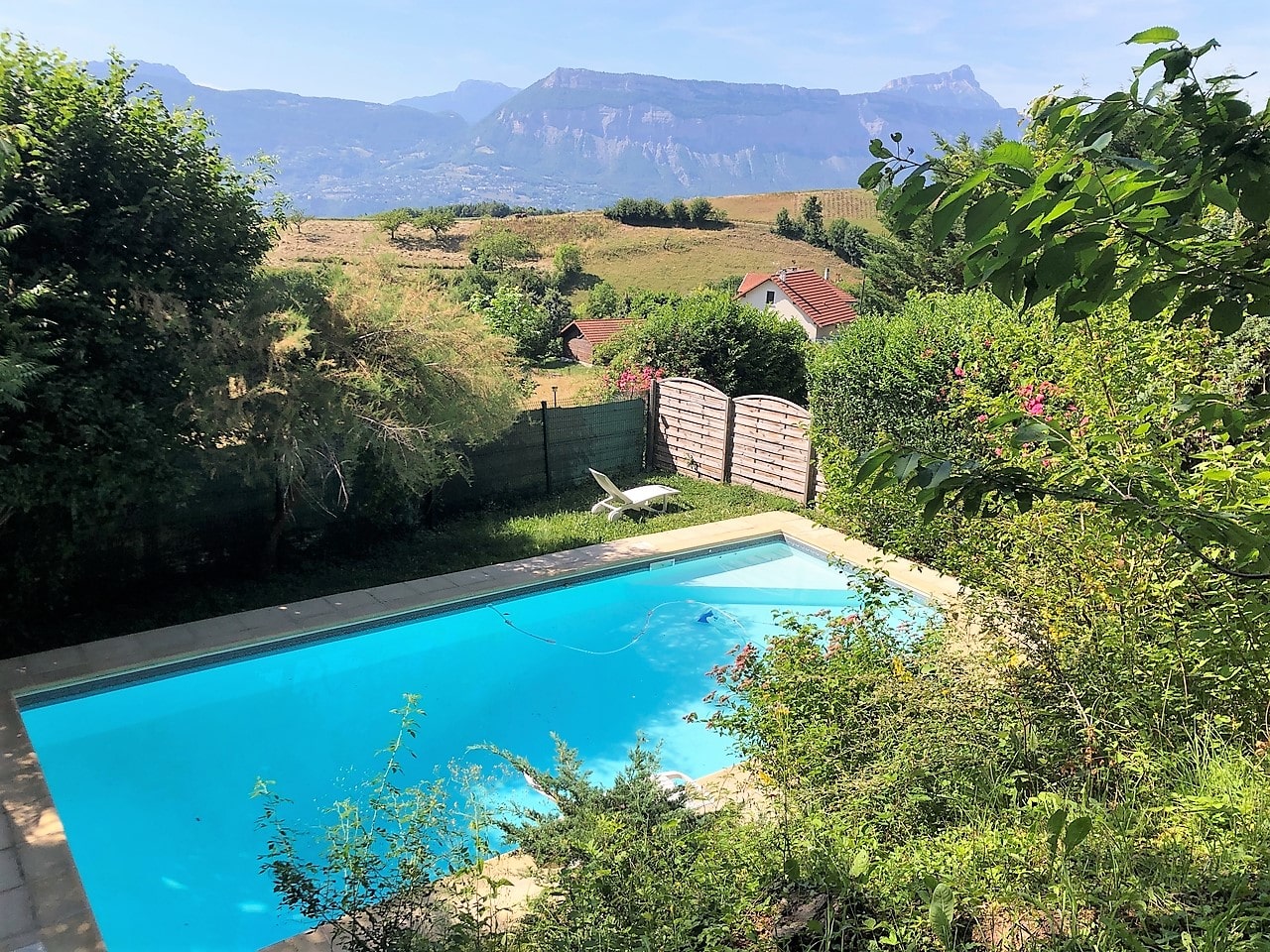 🏡✨ **À Vendre : Villa d’Exception à Venon avec Vue Imprenable et Piscine ! 🌄🏊‍♂️