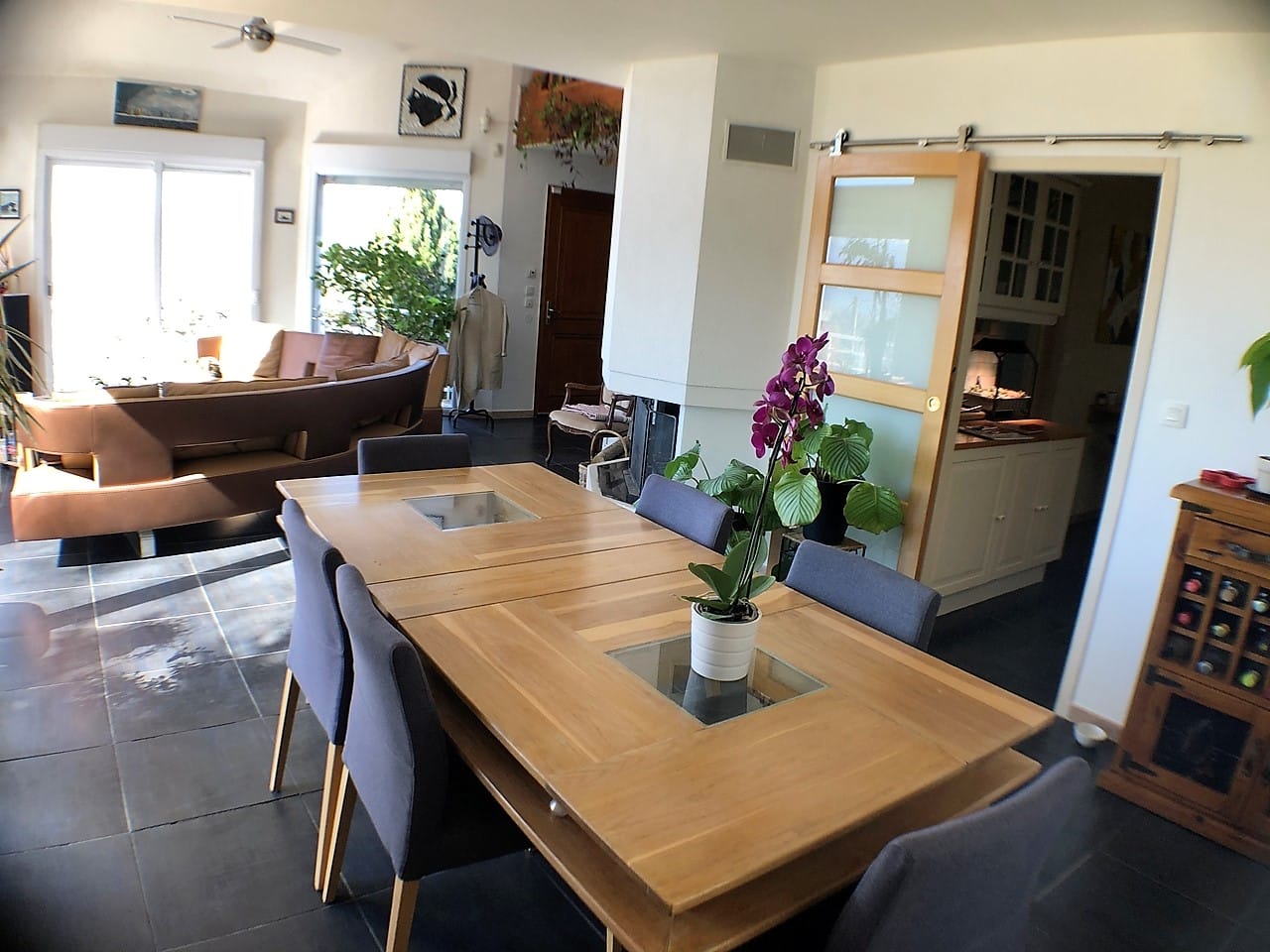 🏡✨ **À Vendre : Villa d’Exception à Venon avec Vue Imprenable et Piscine ! 🌄🏊‍♂️