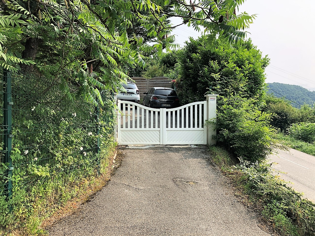 🏡✨ **À Vendre : Villa d’Exception à Venon avec Vue Imprenable et Piscine ! 🌄🏊‍♂️