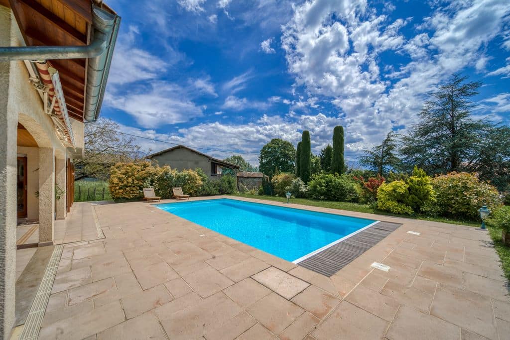 Une grange de 50 m², avec toiture neuve