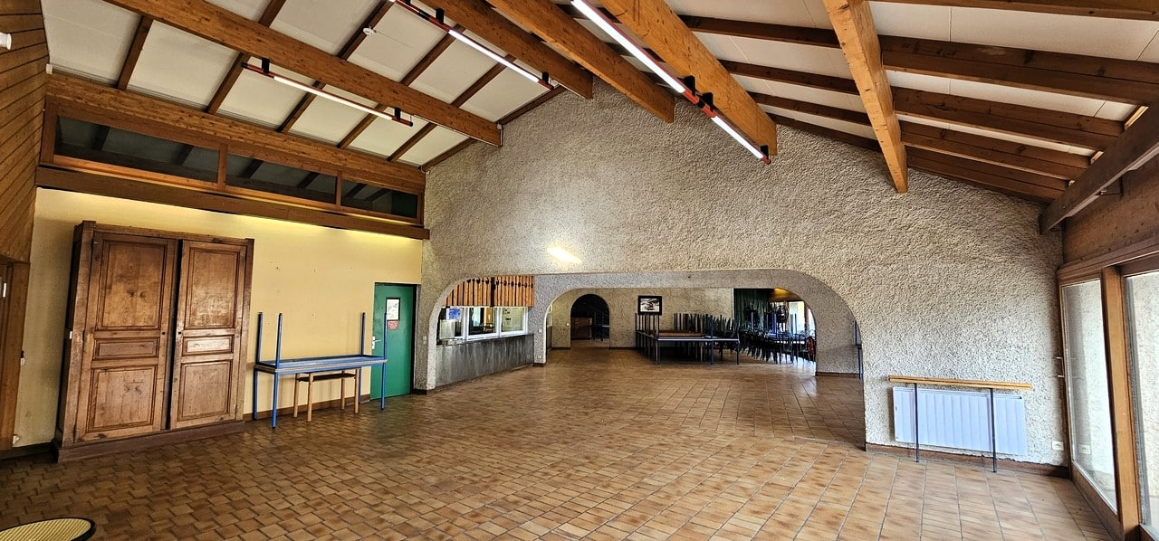 Un domaine d’exception dédié à l’accueil touristique, sur un parc arboré et paysagé de 6 hectares !