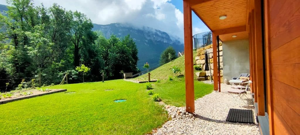 Votre villa neuve dans un écrin de verdure à 2 pas du lac et des plages