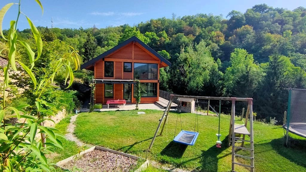 Votre villa neuve dans un écrin de verdure à 2 pas du lac et des plages