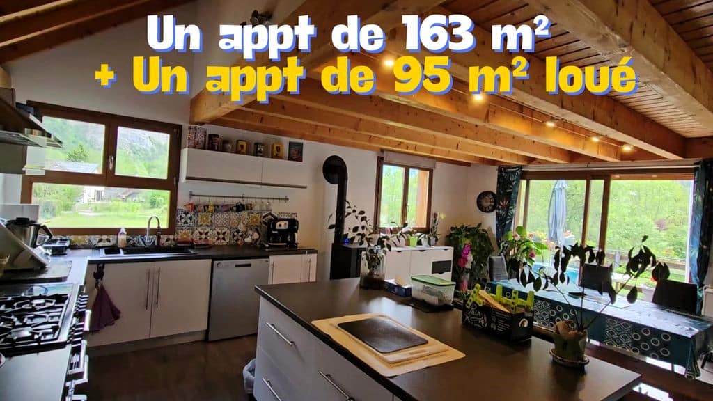 Maison à Vendre avec Vue Imprenable à Bourg d'Oisans