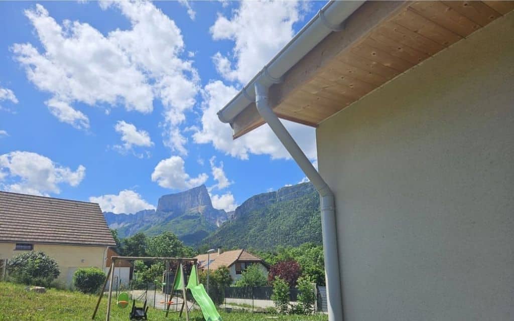 🌿 Charmante Maison Neuve avec Vue Imprenable sur le Mont Aiguille à Clelles en Isère 🏞️