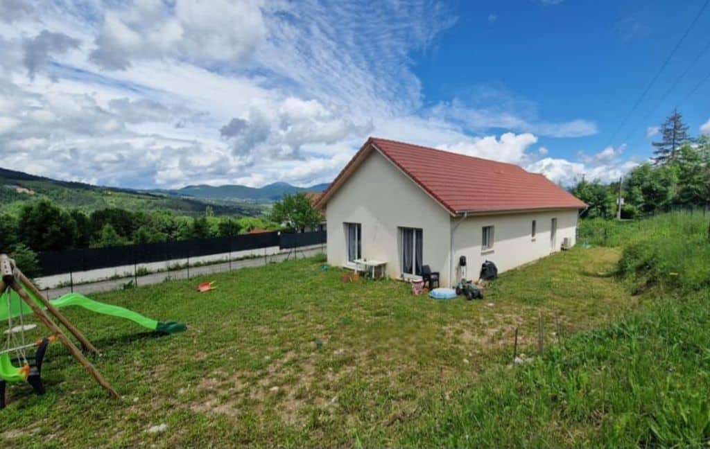 🌿 Charmante Maison Neuve avec Vue Imprenable sur le Mont Aiguille à Clelles en Isère 🏞️
