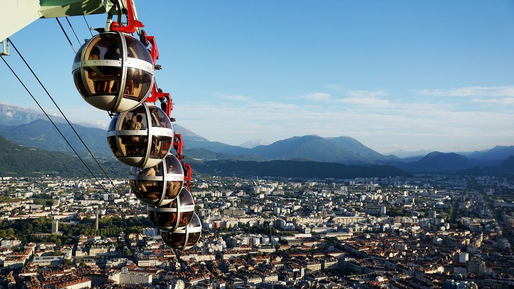 Proximité avec Grenoble : Un Accès Facilité