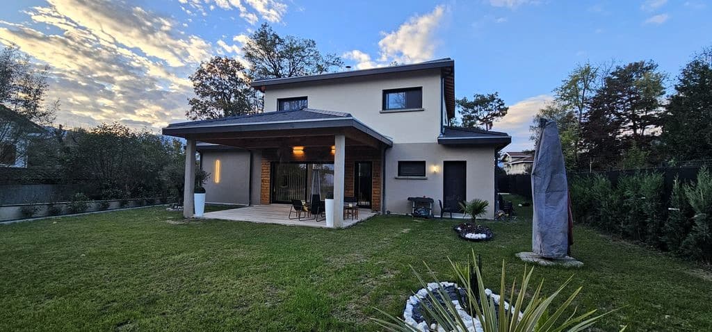 Villa d'Architecte Neuve au Calme en Impasse
