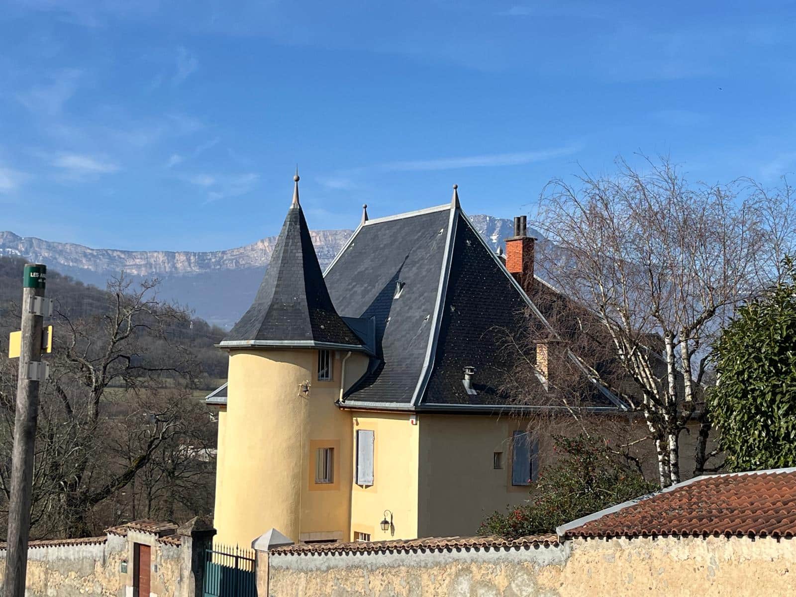 Une maison d’exception disponible à Brié-et-Angonnes