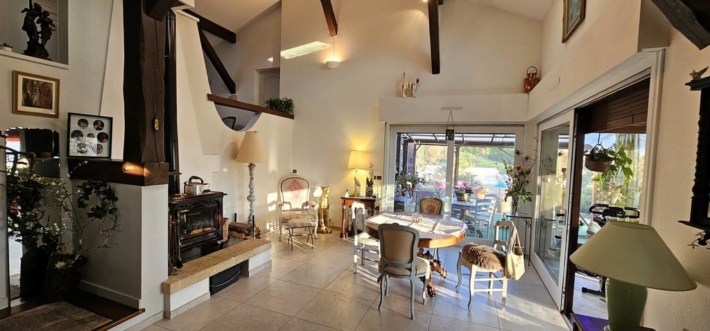 Maison avec piscine à Brié-et-Angonnes – Particulier à Particulier