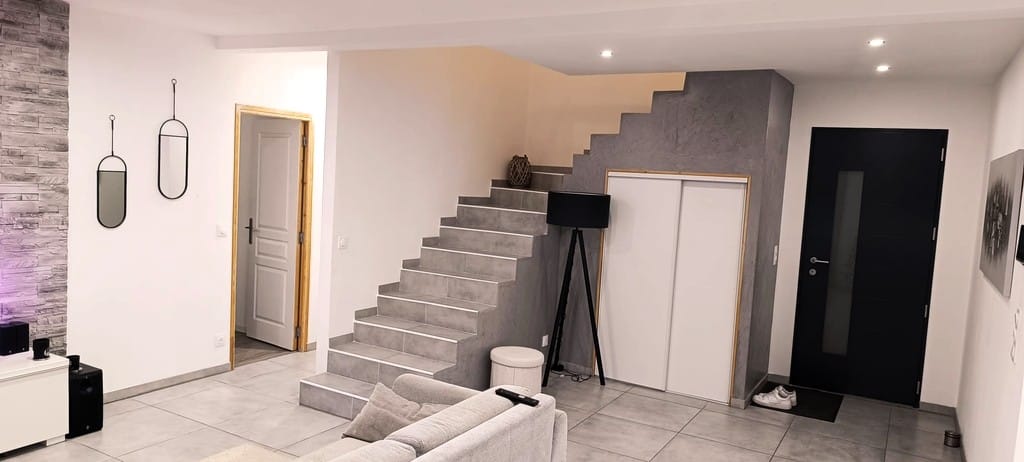 Maison Neuve proche de La Mure