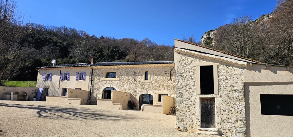 Propriété avec gîtes à vendre dans la Drôme de particulier à particulier