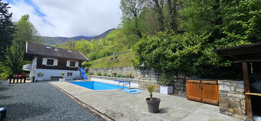 Chalet à Vendre sur les Hauteurs de Claix
