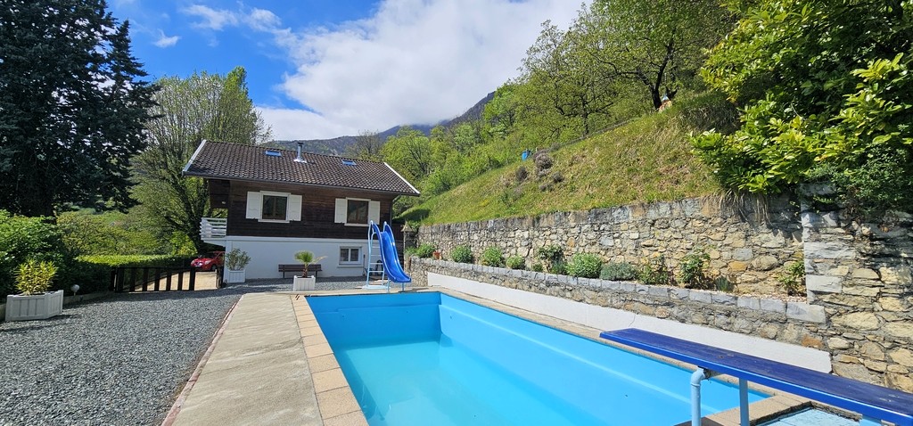 Chalet à Vendre sur les Hauteurs de Claix
