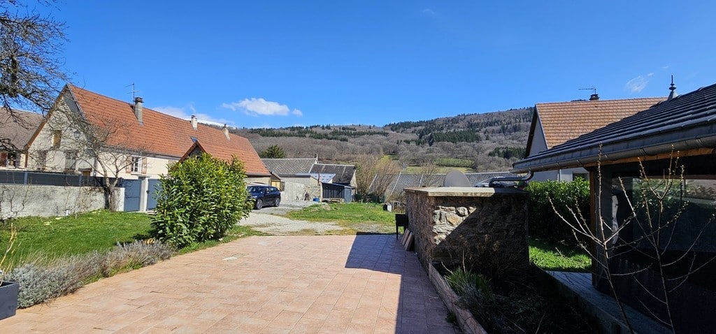 Grande maison à Vendre à Notre-Dame-de-Vaulx