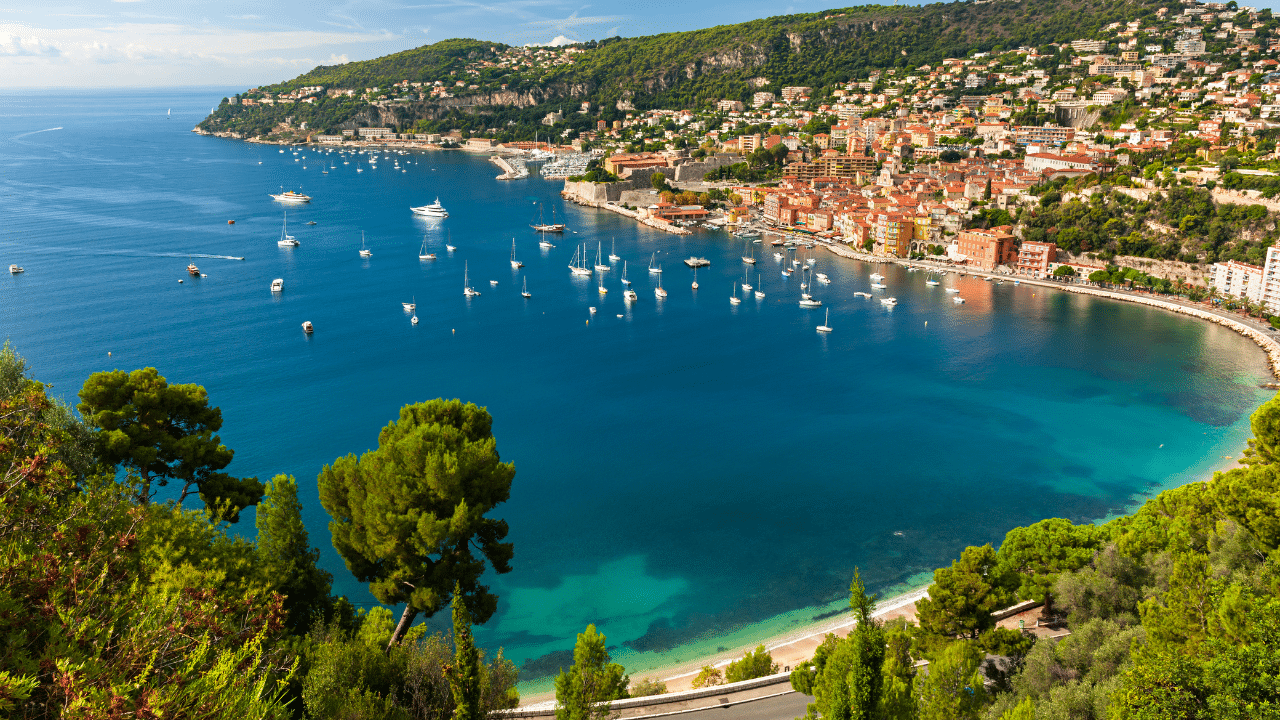 Découvrir la Côte d’Azur : Un art de vivre entre mer, nature et villages perchés