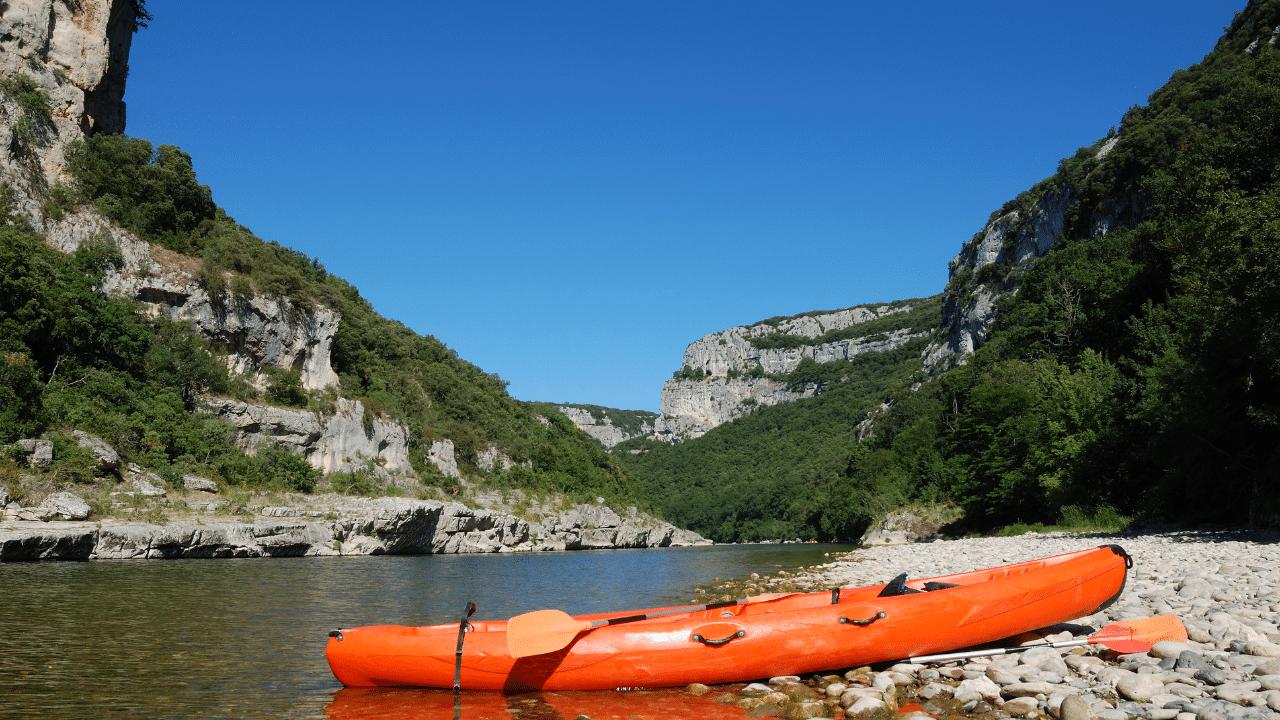 Pourquoi l’Ardèche attire autant en 2025 ?