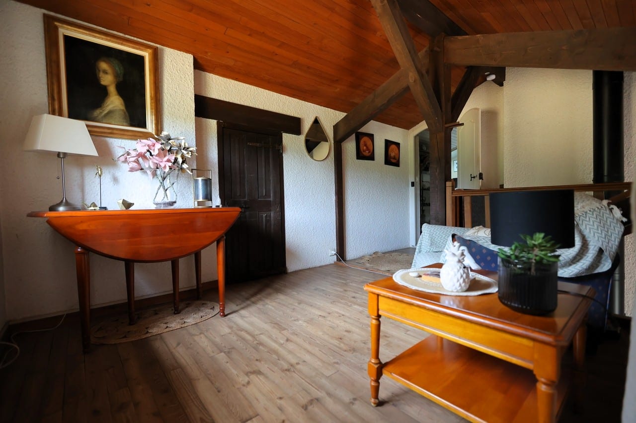 Vivez entre forêt et nature : grande maison familiale à Vaulnaveys-le-Bas avec terrain paysagé