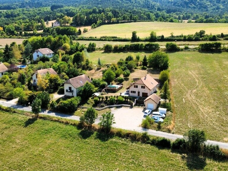 Maison familiale à vendre avec piscine et vue panoramique – Clelles (38930)