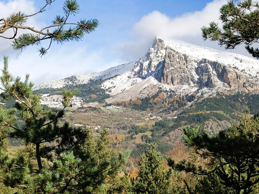 Gîte à vendre dans les Hautes Alpes — Maison, Spa & Dépendance au Dévoluy