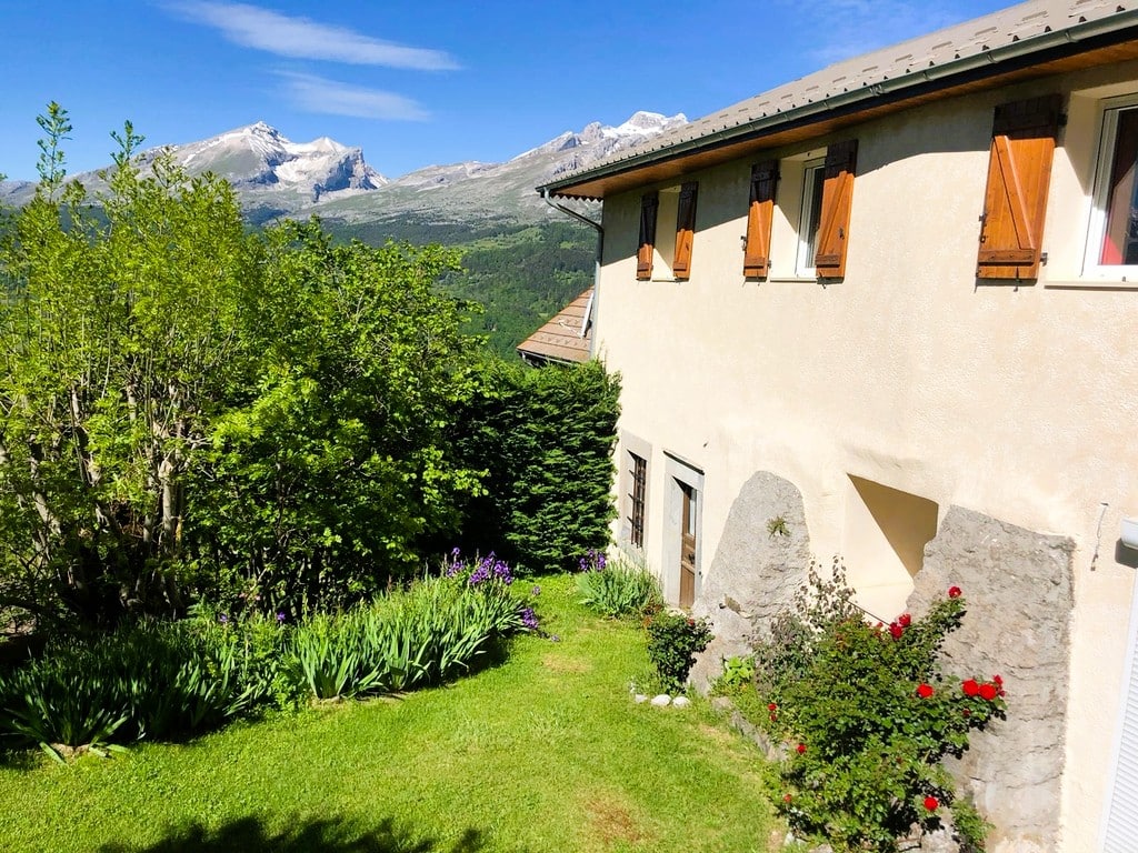 Gîte à vendre dans les Hautes Alpes — Maison, Spa & Dépendance au Dévoluy