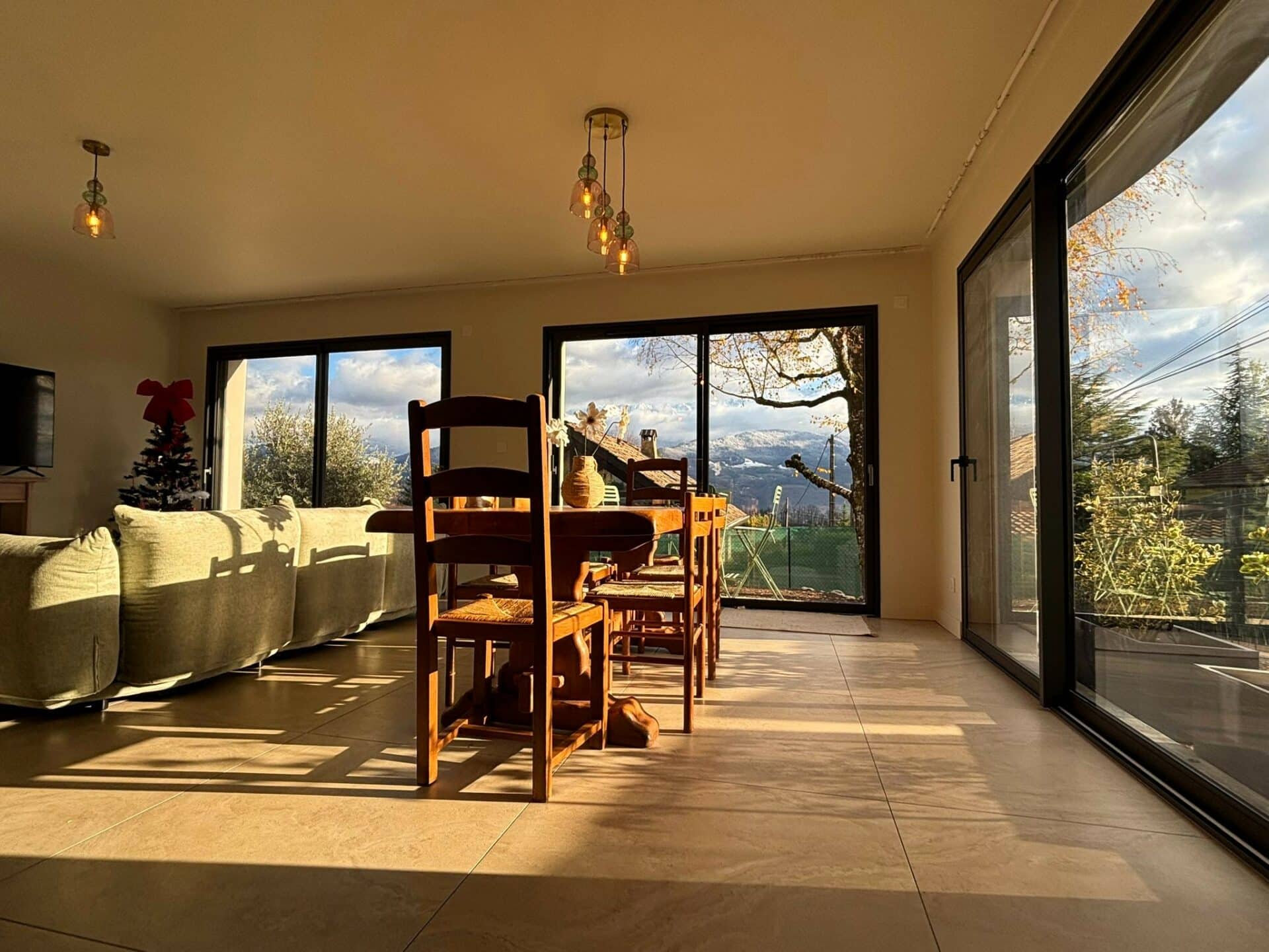 🏡 Maison Neuve 2025 à Saint-Nazaire-les-Eymes – Vue Belledonne, Garage & Prestations Haut de Gamme