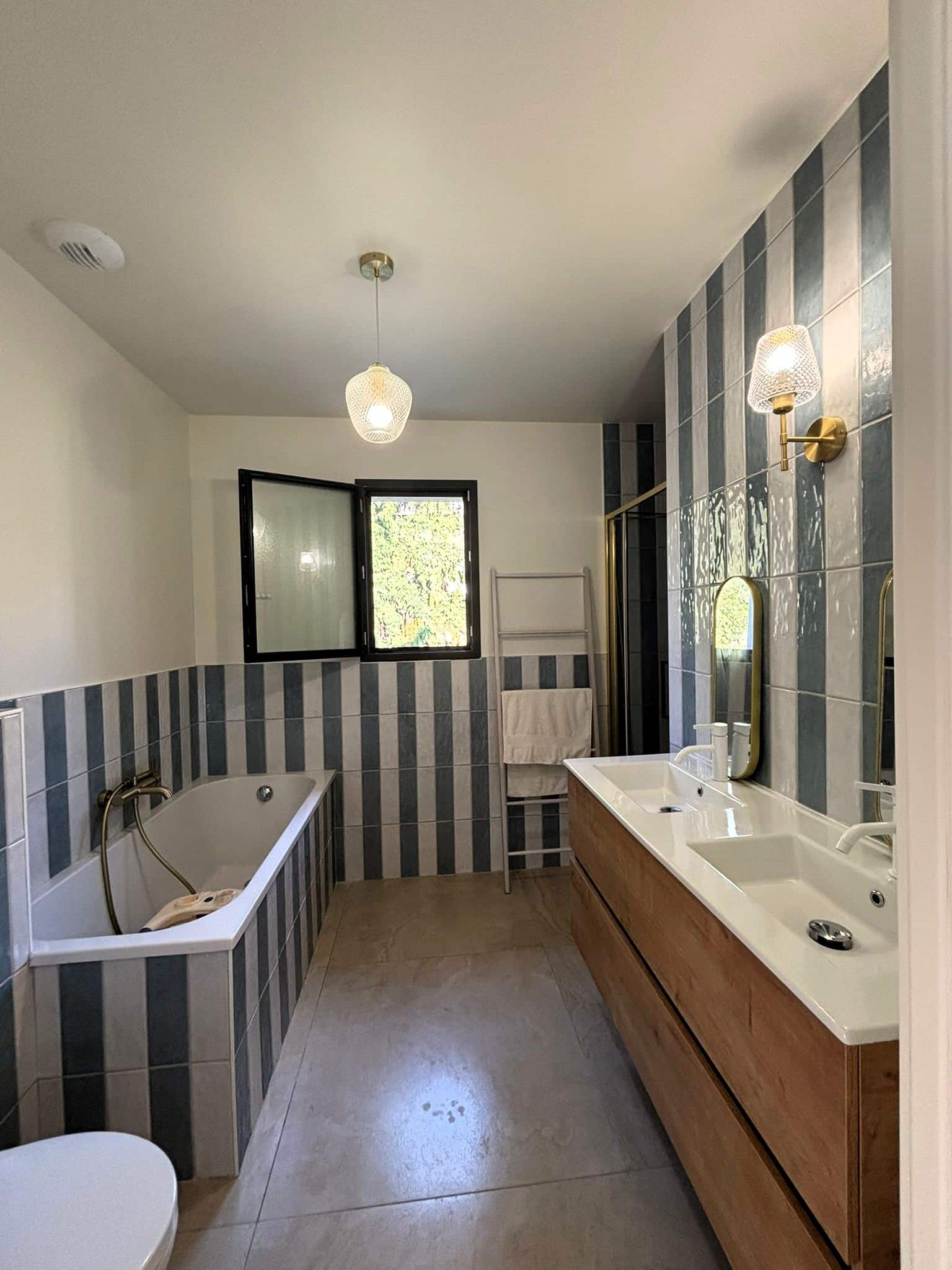 🏡 Maison Neuve 2025 à Saint-Nazaire-les-Eymes – Vue Belledonne, Garage & Prestations Haut de Gamme