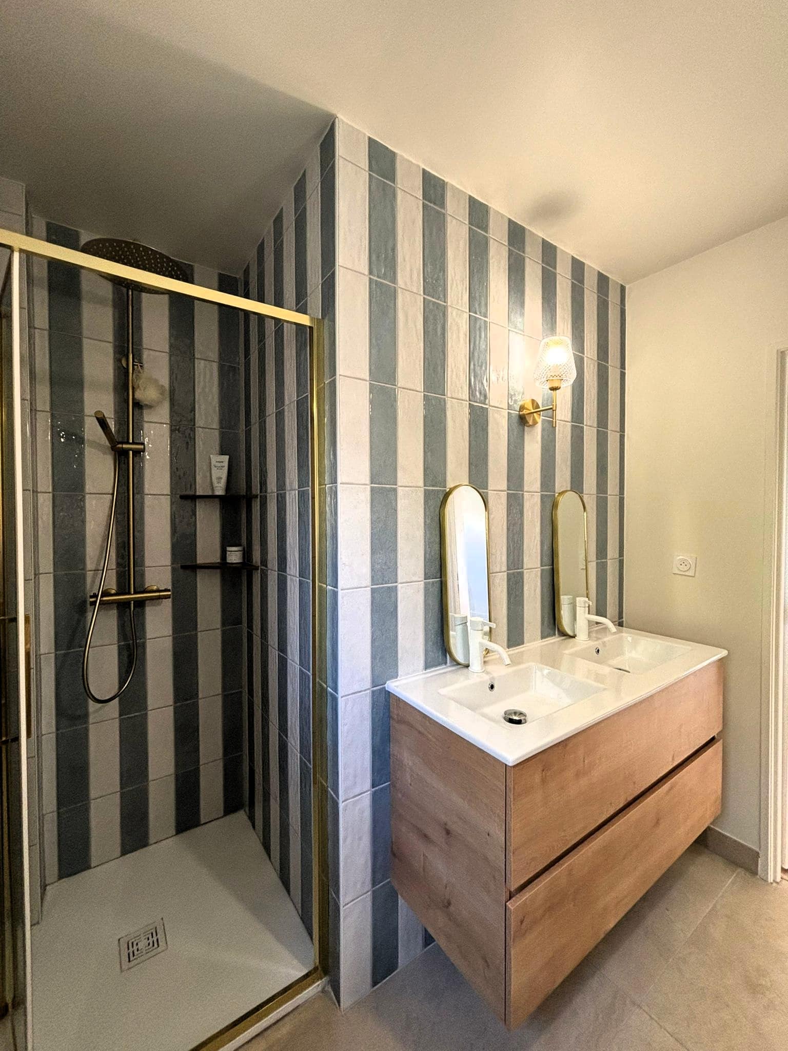 🏡 Maison Neuve 2025 à Saint-Nazaire-les-Eymes – Vue Belledonne, Garage & Prestations Haut de Gamme