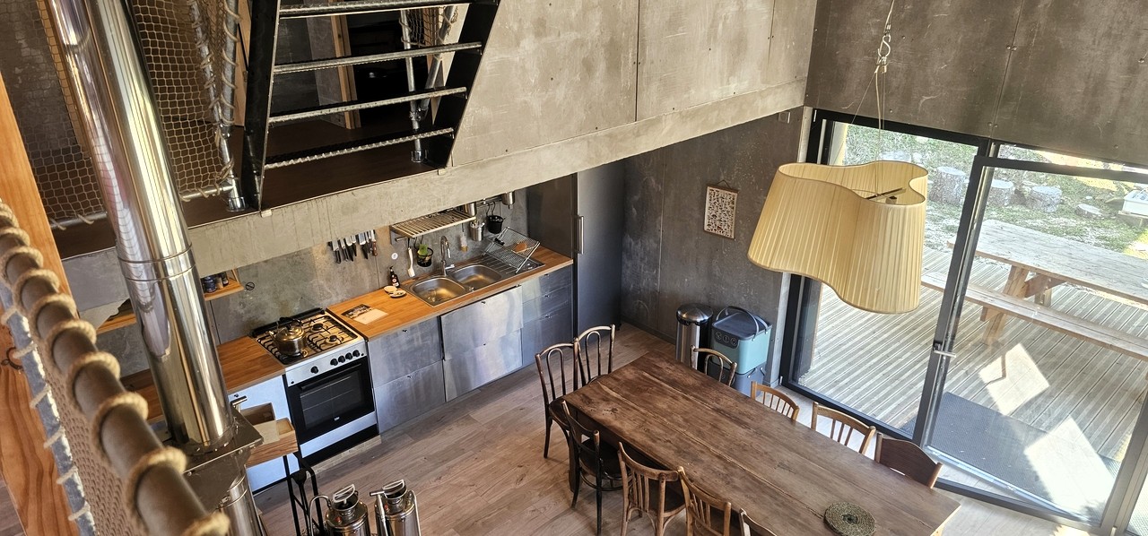 Maison autonome Vercors : un intérieur contemporain de 160 m²