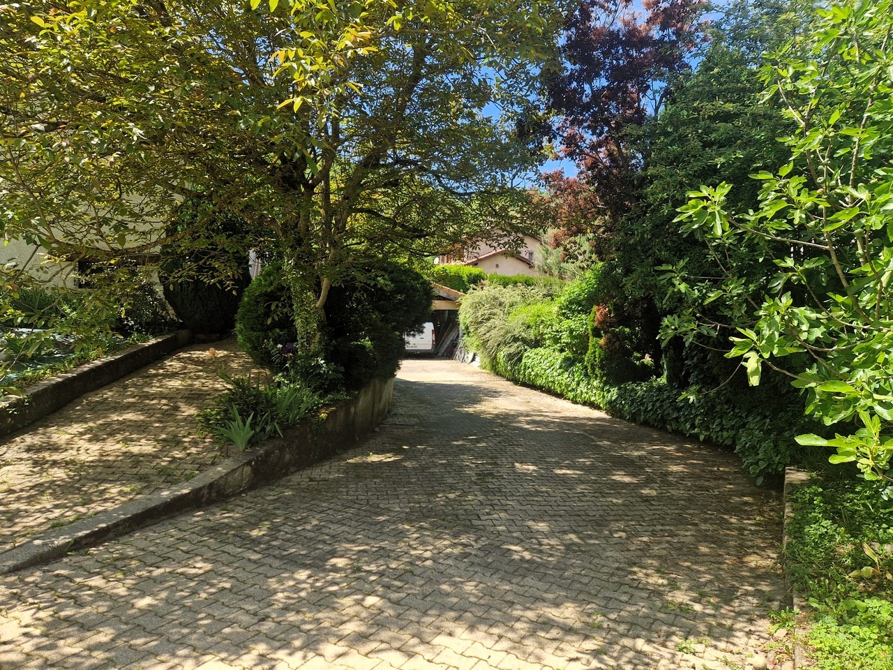 Maison à vendre à Brié-et-Angonnes de particulier à particulier avec piscine et grand garage