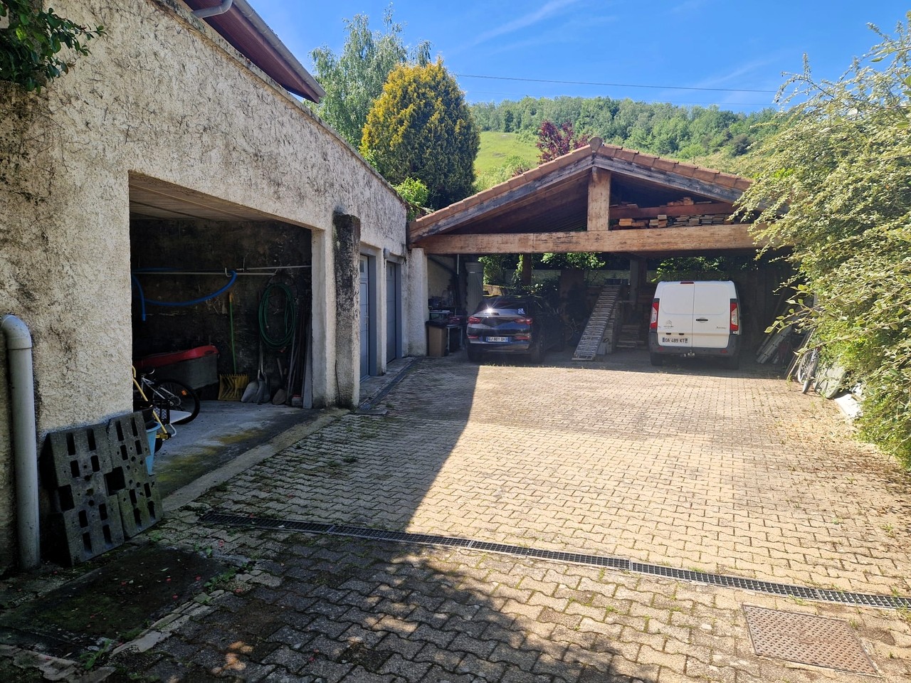 Maison à vendre à Brié-et-Angonnes de particulier à particulier avec piscine et grand garage