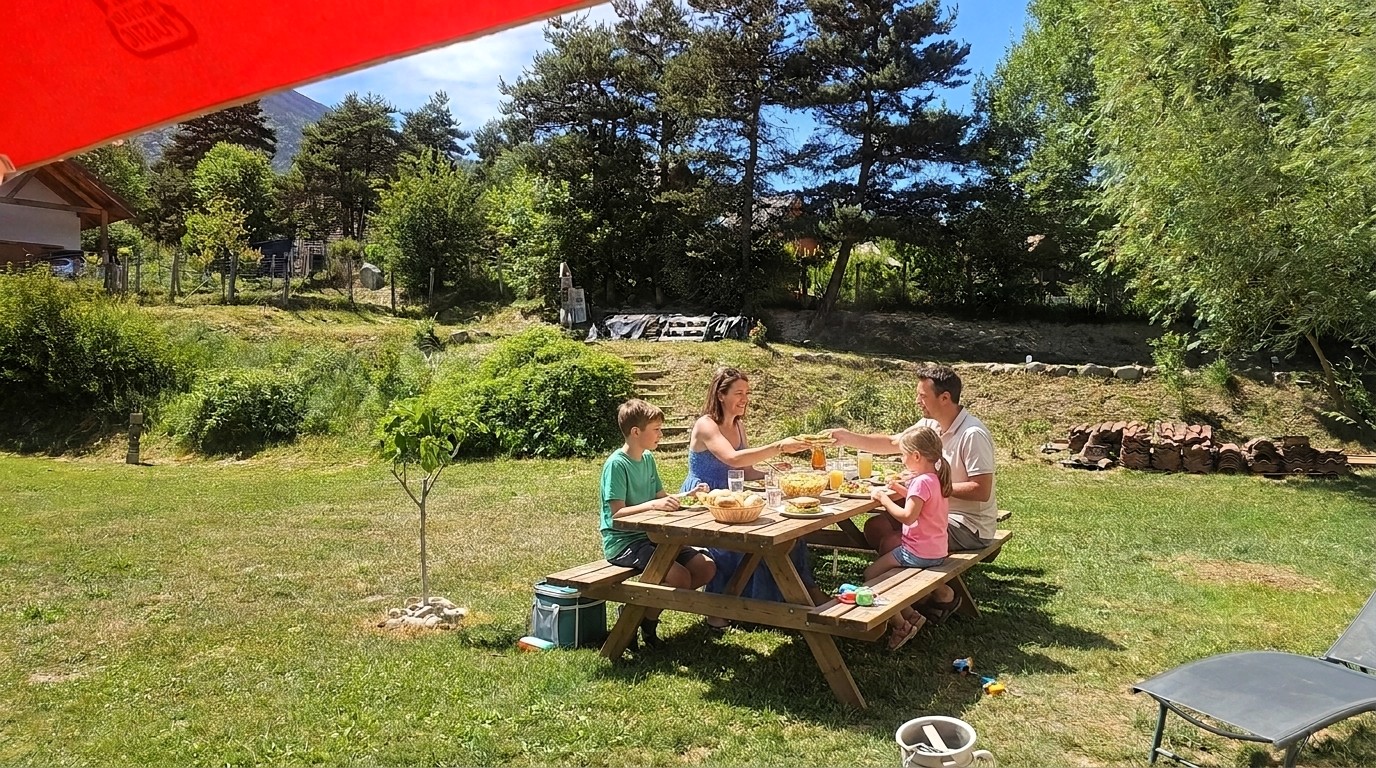 Maison avec Airbnb à vendre dans le Trièves (3) Un jardin agréable avec vue panoramique