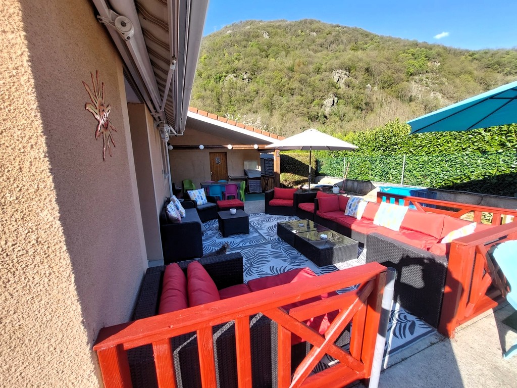 Maison à vendre à Vizille entre particuliers – 130m², piscine, vue montagnes | 2026