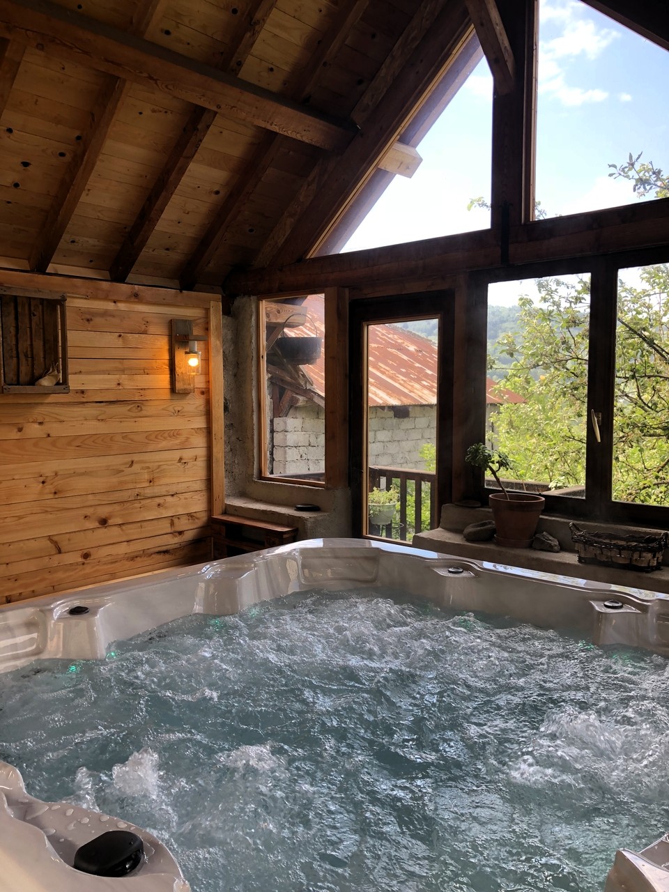 Gîtes à vendre dans le Champsaur : ensemble touristique clé en main à Chabottes