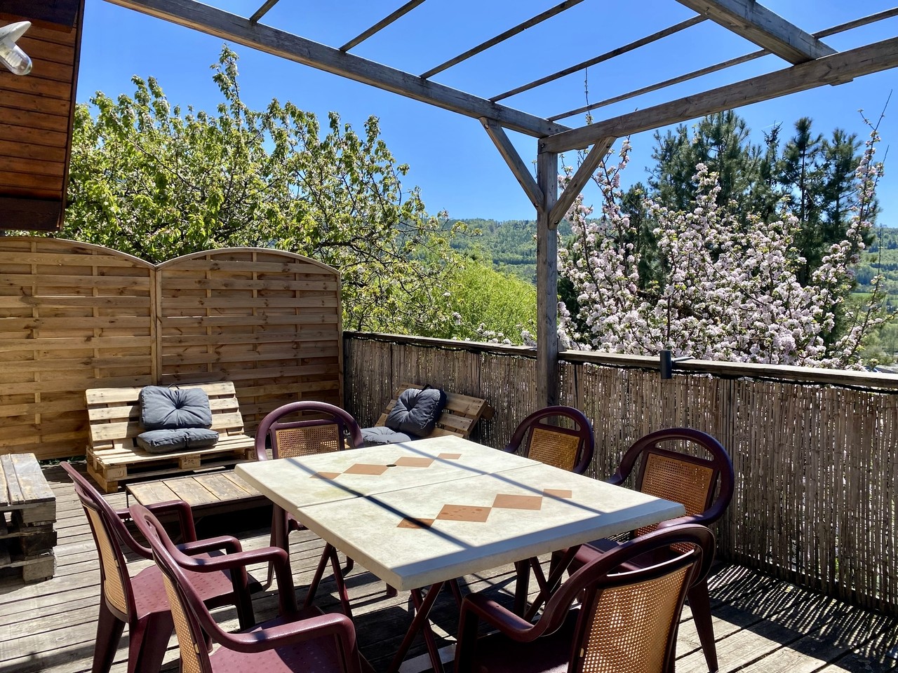 Gîtes à vendre dans le Champsaur : ensemble touristique clé en main à Chabottes