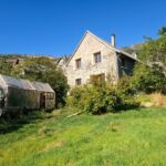 Maison en pierre avec jardin et serre à Oris-en-Rattier