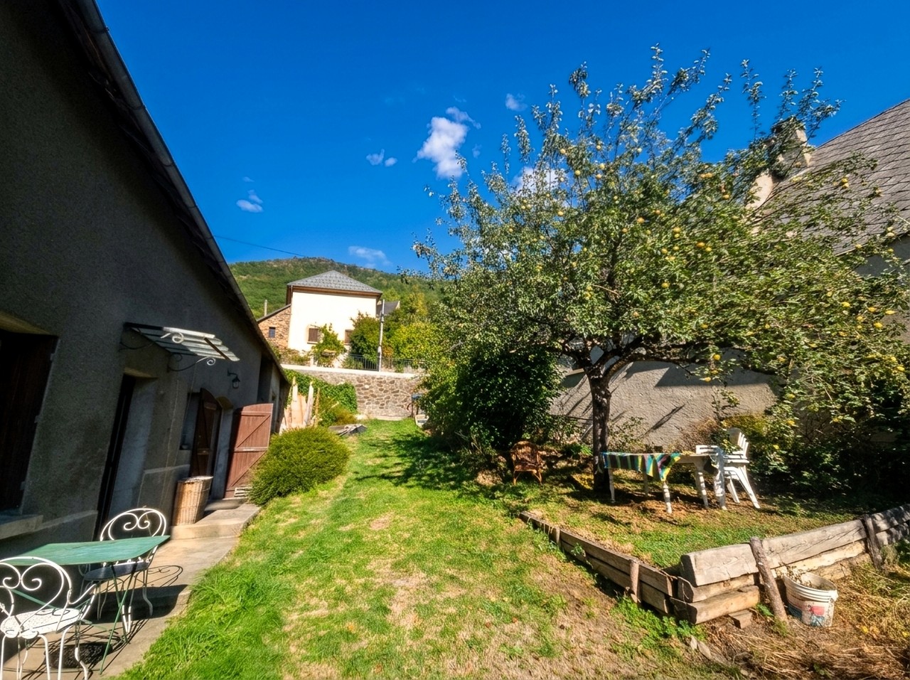 Maison de pays à vendre à Oris-en-Rattier (38350) – 110 m², grange et terrain de 869 m²